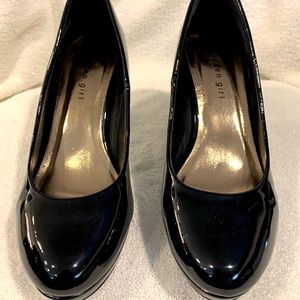 Madden Girl Black patent leather pump size 8